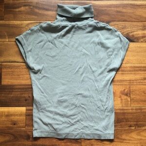 Zara Gray Short Sleeve Turtleneck Top